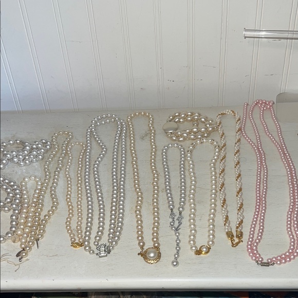 Ann Taylor Jewelry - Lot of Costume Pearl Necklaces & Bracelet Ann Taylor Japan
